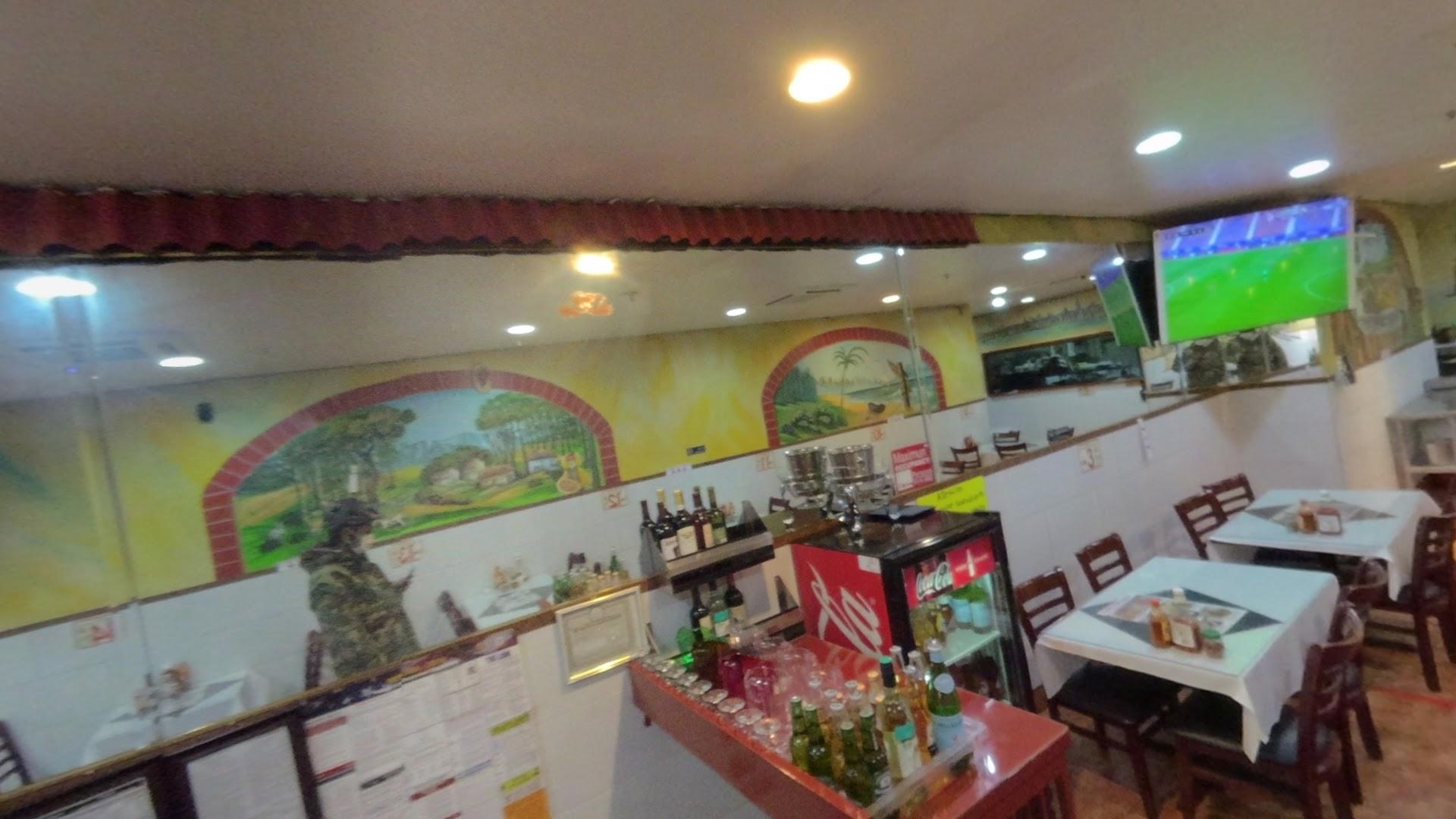 La Pequena Taste of Italy Pizzeria & Restaurant